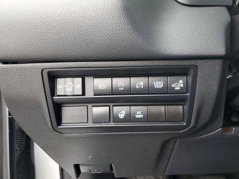 Used 2022 Toyota Tundra Limited AWD/4WD image 32