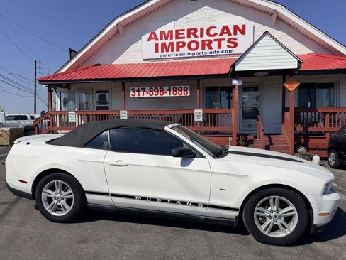 Used 2012 Ford Mustang Convertible RWD image 1