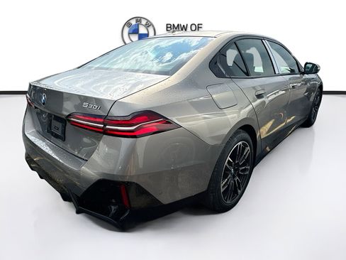 New 2026 BMW 530i w/ M Sport Package RWD image 4