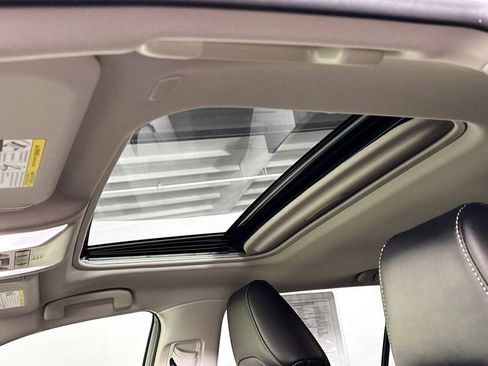 Used 2023 Toyota RAV4 XLE Premium image 17