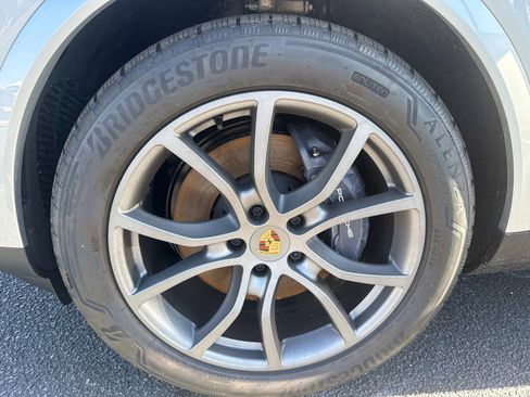 Certified 2026 Porsche Cayenne Coupe AWD/4WD image 12