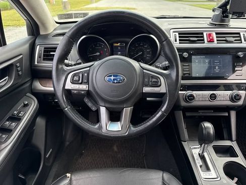 Used 2017 Subaru Outback 2.5i Limited AWD/4WD image 19