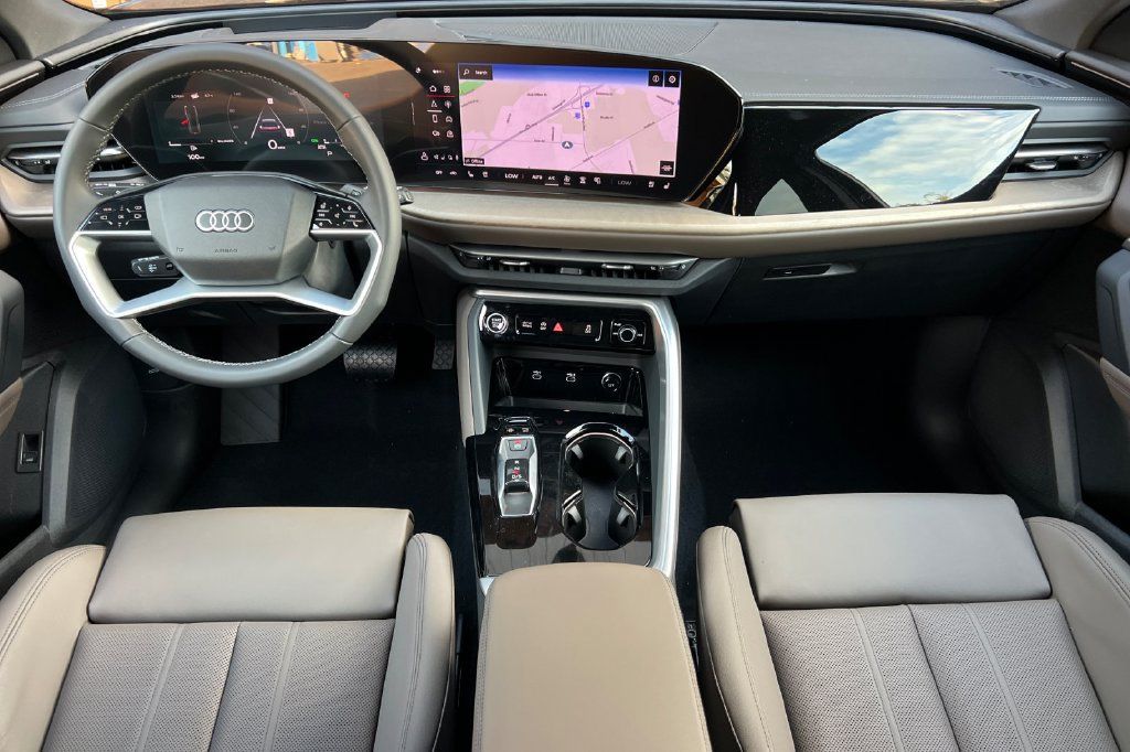 Certified 2025 Audi Q5 Premium Plus AWD/4WD image 16