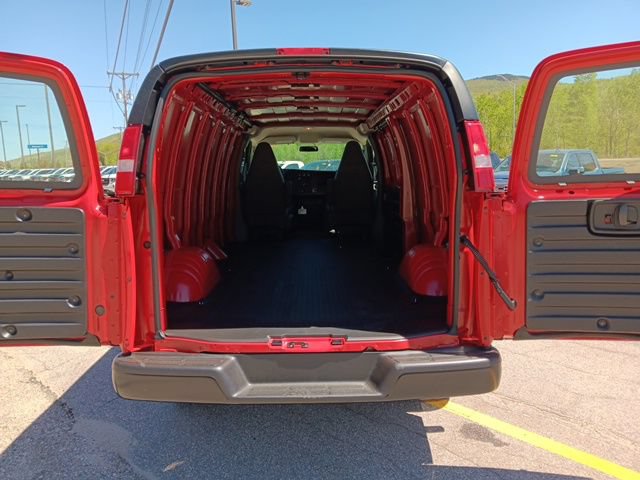 New 2026 GMC Savana 2500 Extended w/ Driver Convenience Package RWD image 17