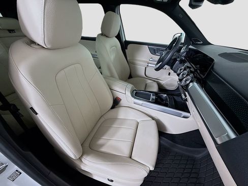 Used 2024 Mercedes-Benz GLB 250 4MATIC image 27