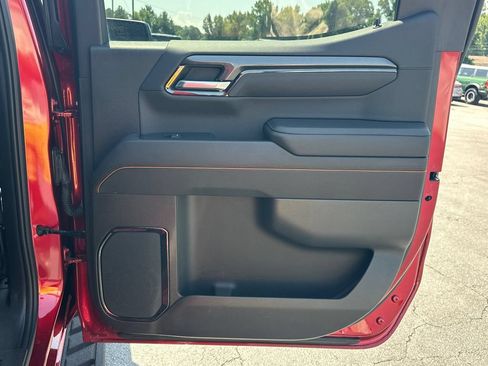Used 2023 GMC Sierra 1500 AT4 w/ AT4 Premium Package AWD/4WD image 17