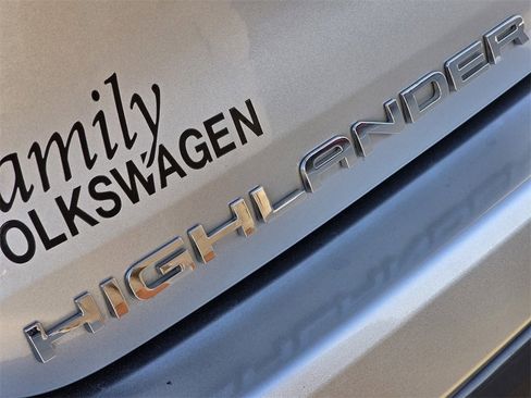 Used 2021 Toyota Highlander Limited image 7