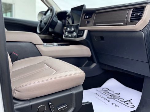 Used 2024 Ford Expedition Max Limited image 34