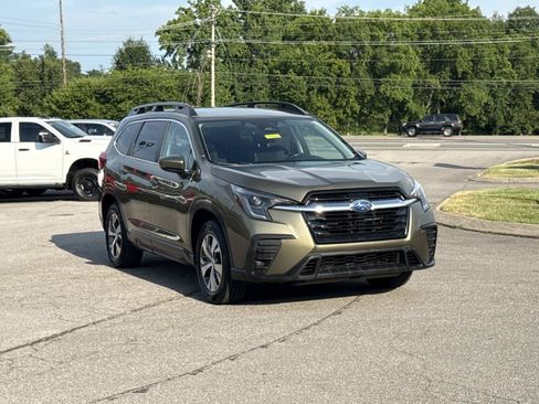 Used 2024 Subaru Ascent Premium AWD/4WD image 3