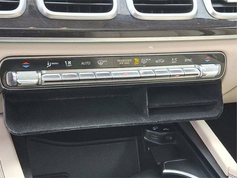 Used 2022 Mercedes-Benz GLS 450 4MATIC image 16