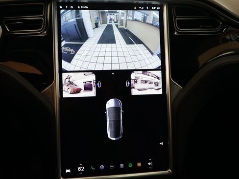 Used 2017 Tesla Model X 75D image 10