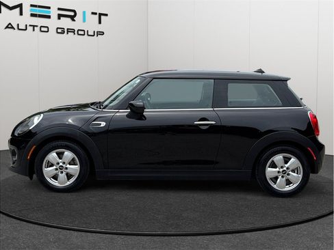 Used 2021 MINI Cooper 2-Door Hardtop FWD image 5
