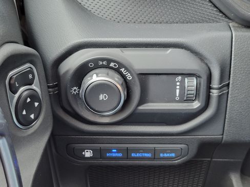 Used 2024 Jeep Wrangler Unlimited Rubicon 4xe w/ Technology Group AWD/4WD image 10