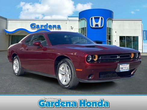 Used 2023 Dodge Challenger SXT image 1