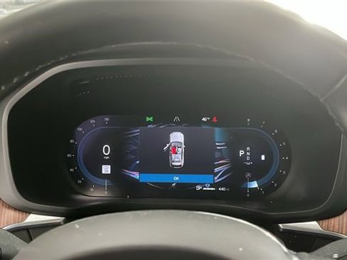 Certified 2023 Volvo XC60 B5 Plus w/ Climate Package image 14