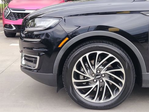 Used 2019 Lincoln Nautilus Reserve image 10