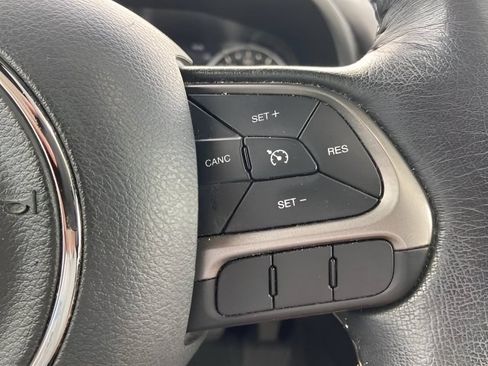 Used 2020 Jeep Renegade Altitude AWD/4WD image 19