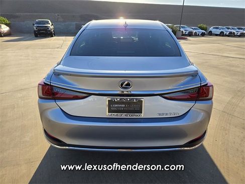 Certified 2023 Lexus ES 300h w/ Premium Package image 6