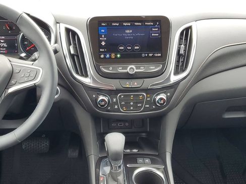 Used 2024 Chevrolet Equinox Premier AWD/4WD image 25