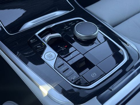 Used 2025 BMW X5 M60i w/ Climate Comfort Package image 26