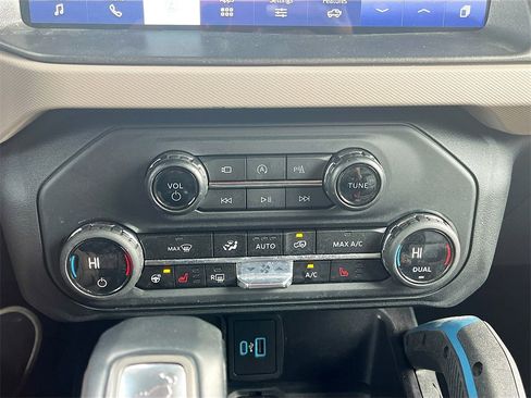 Used 2024 Ford Bronco Wildtrak image 16