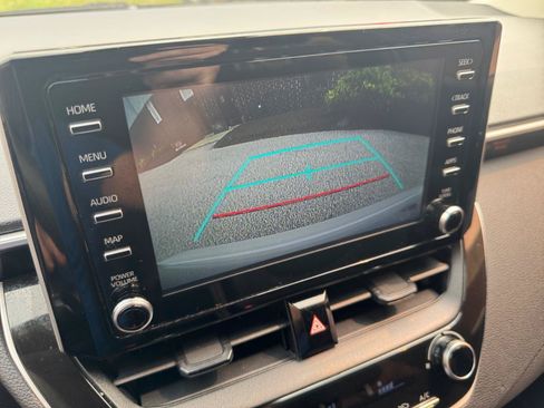 Used 2020 Toyota Corolla LE FWD image 20