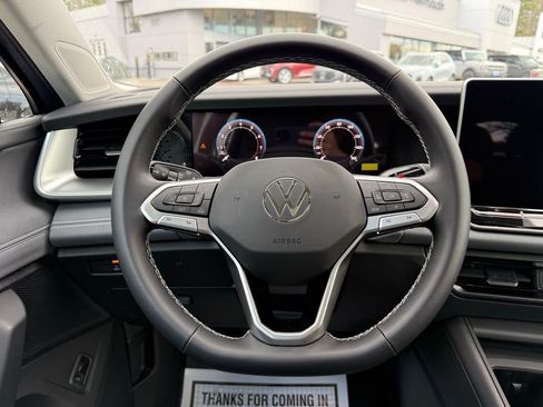 New 2026 Volkswagen Tiguan SE AWD/4WD image 32