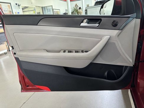 Used 2017 Hyundai Sonata Sport image 10