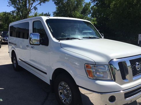 Used 2016 Nissan NV 3500 SL RWD image 4