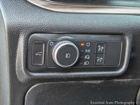 Used 2020 Ford Explorer Limited image 18