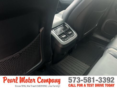Used 2021 Volvo XC60 T5 R-Design AWD/4WD image 20