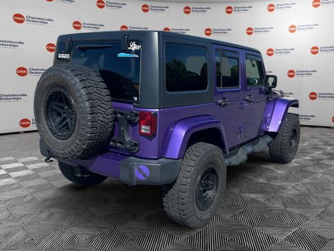 Used 2018 Jeep Wrangler Unlimited Sahara w/ Connectivity Group AWD/4WD image 5