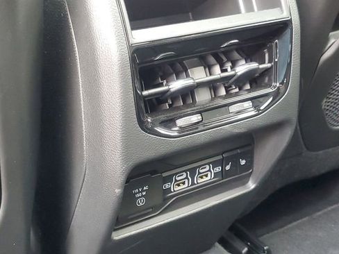 Used 2025 Jeep Grand Cherokee Limited 4xe image 33