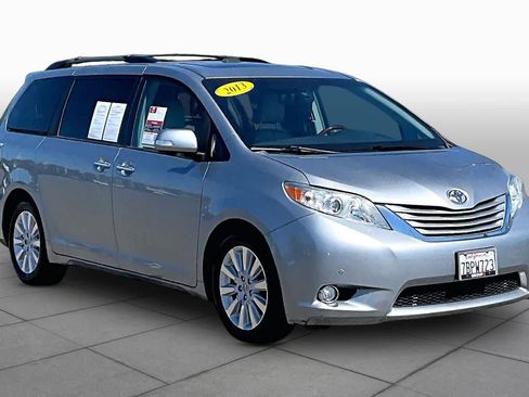 Used 2013 Toyota Sienna Limited w/ Premium Pkg AWD/4WD image 2