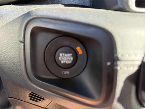 Used 2025 Jeep Wrangler Unlimited Sahara AWD/4WD image 26