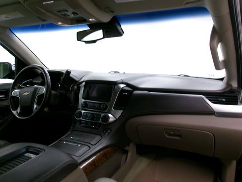 Used 2016 Chevrolet Tahoe LTZ AWD/4WD image 3
