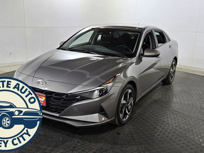 Used 2023 Hyundai Elantra SEL w/ Convenience Package