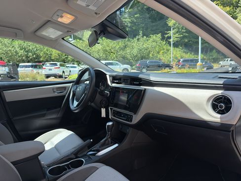 Used 2019 Toyota Corolla LE FWD image 20