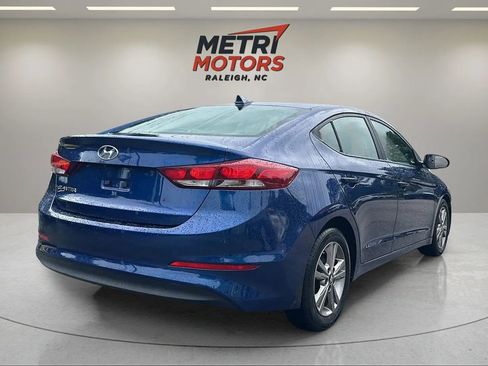 Used 2017 Hyundai Elantra SE image 7