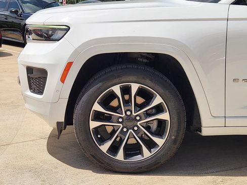 Used 2023 Jeep Grand Cherokee L Overland AWD/4WD image 10