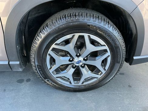 Used 2023 Subaru Forester Premium image 30