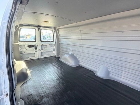 Used 2007 Chevrolet Express 2500 Extended image 13