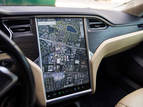 Used 2014 Tesla Model S 85 image 20