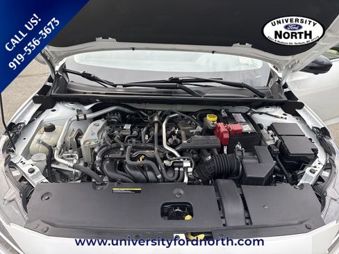 Used 2023 Nissan Sentra SR w/ SR Premium Package FWD image 10