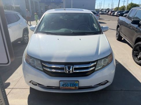 Used 2014 Honda Odyssey Touring Elite image 2