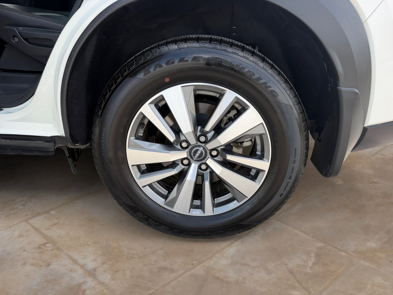 Used 2023 Nissan Pathfinder SL w/ Black Appearance Package FWD image 24