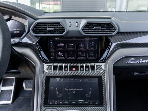 Used 2024 Lamborghini Urus Performante image 33