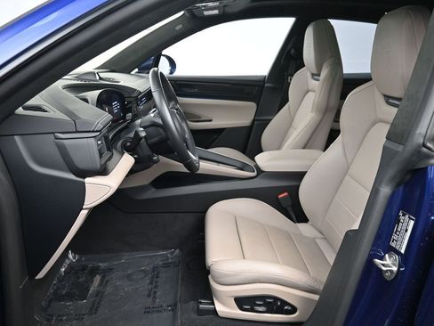 Certified 2024 Porsche Macan Turbo Electric image 7