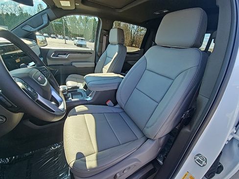 New 2026 GMC Sierra 1500 SLT image 12