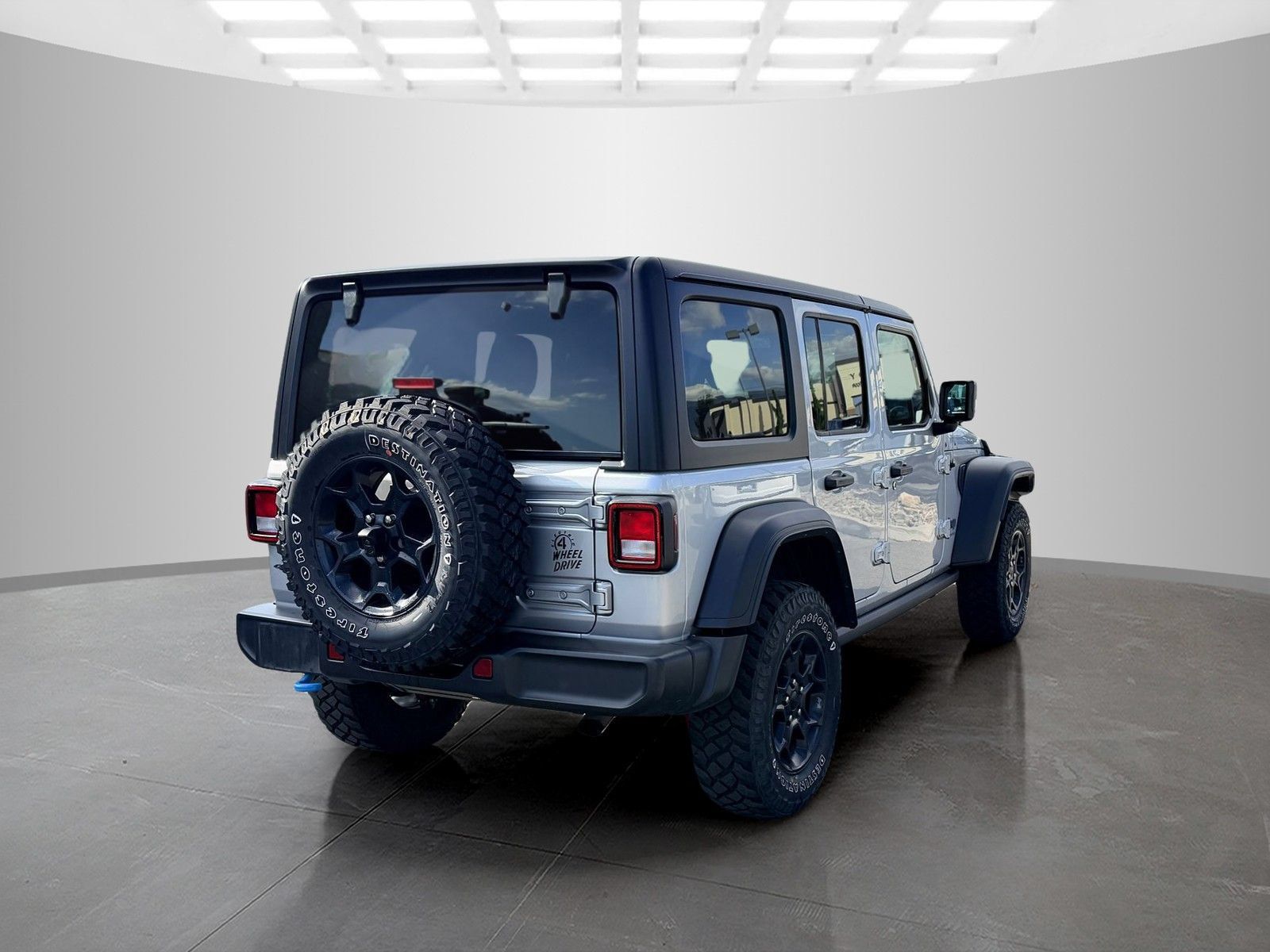 Used 2023 Jeep Wrangler Unlimited w/ Cold Weather Group AWD/4WD image 5